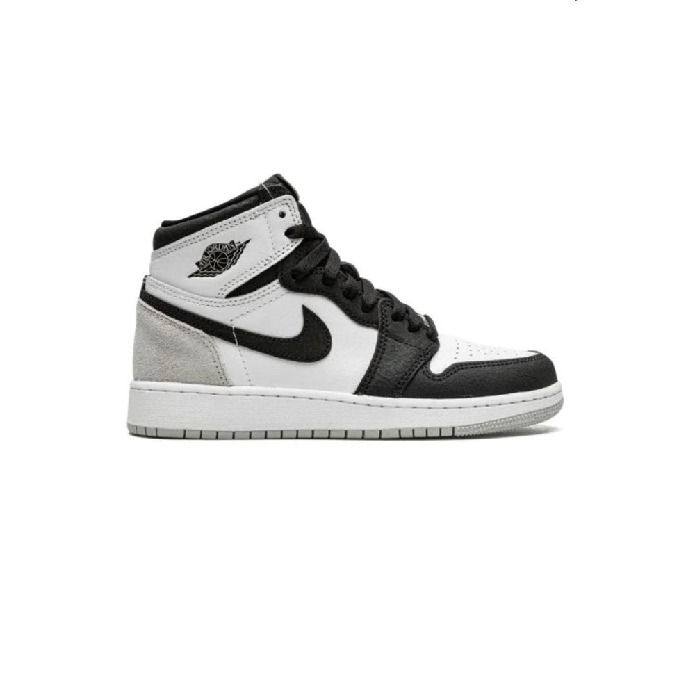 Jordan Kids- Jordan 1 Retro High OG "Stage Haze" sneakers!